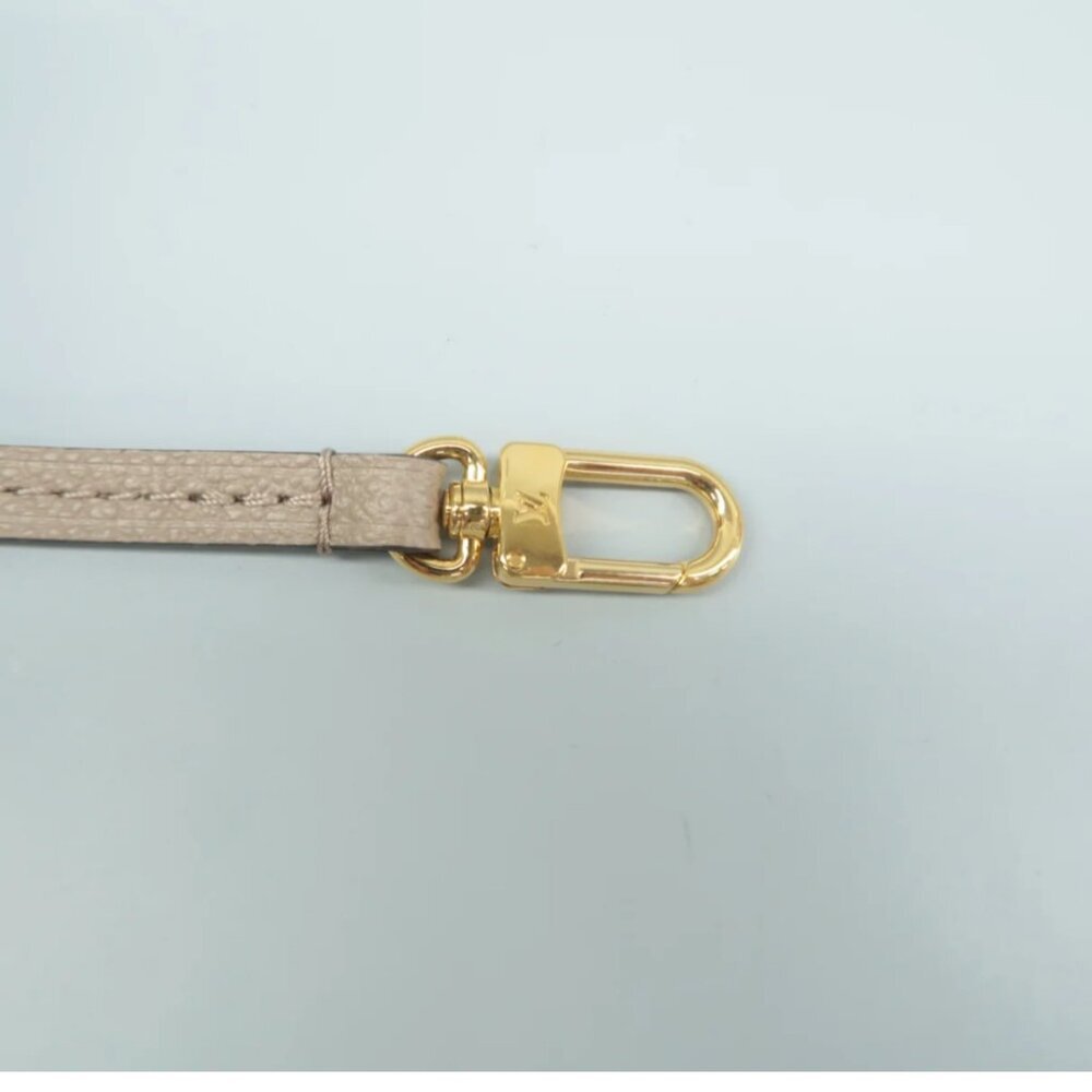 100% Authentic Louis Vuitton Grey Monogram Leather Pouch - Picture 8 of 12